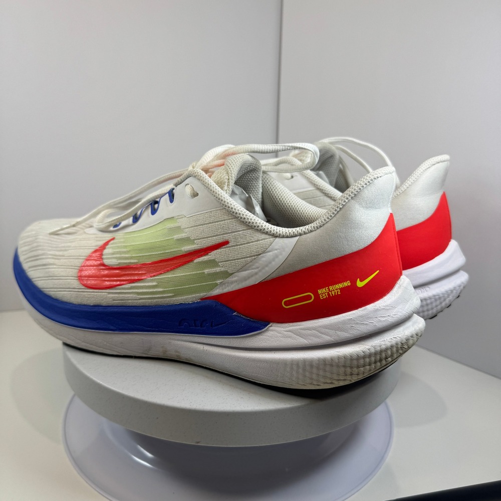 Nike Winflo 10 Men's Running Shoes White Red Blue‎ Lightweight Size 11.5 - Picture 4 of 11